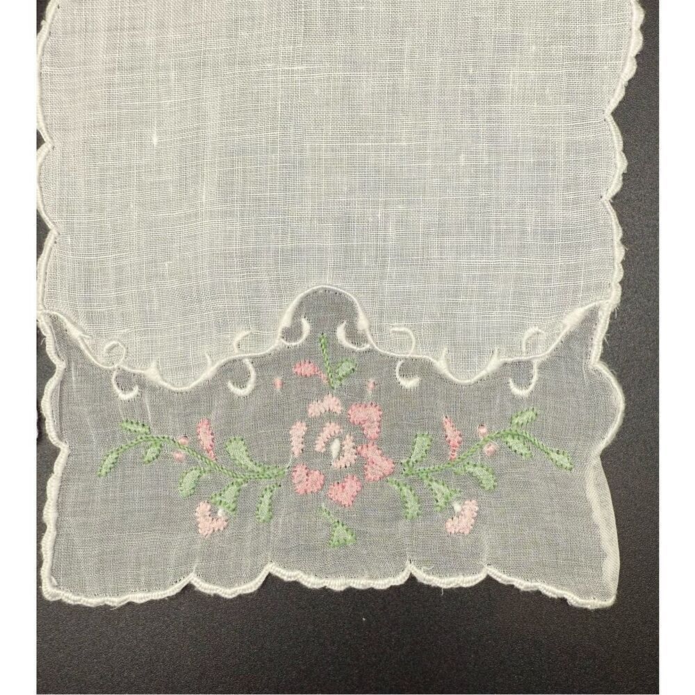 Vintage Linen Embroidered Cocktail/Tea Napkins Set of 4 - Picture 3 of 7